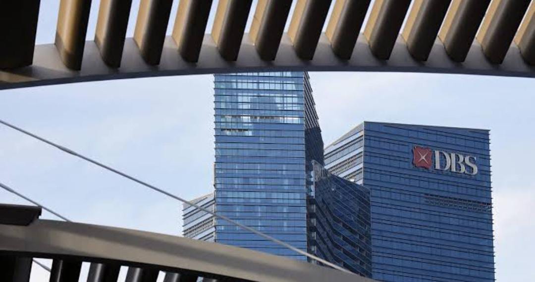 Singapore Bank DBS Q4 Net Profit Misses Forecasts, Flags Rate Headwinds in 2026