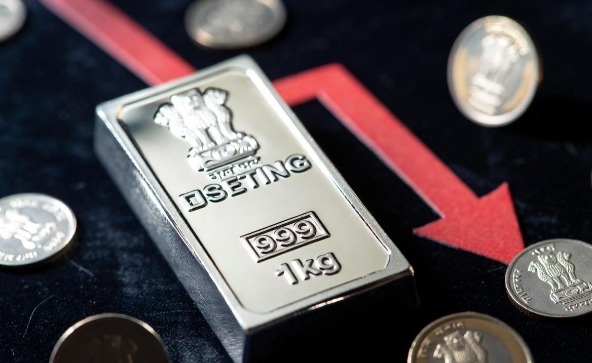 Silver Plunge Alert: 1 Kg of 999 Purity Now Costs Far Less – Is This Your Chance or a Warning Sign?